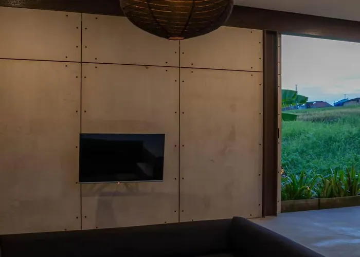 Ricefield View 3br Designer 1 Min From