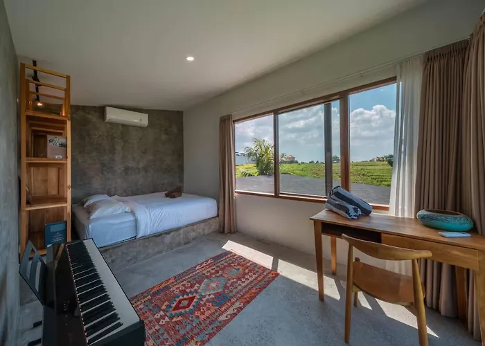 Ricefield View 3br Designer 1 Min From Holiday home Mengwi